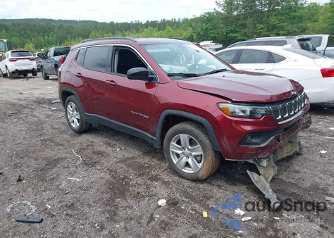 2022 Jeep Compass Latitude Fwd z USA, uszkodzony, nr VIN 3C4NJCBB9NT202123